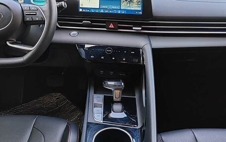 Hyundai Elantra, 2022 год, 1 250 000 рублей, 10 фотография