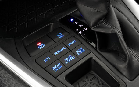 Toyota RAV4, 2021 год, 3 100 000 рублей, 21 фотография