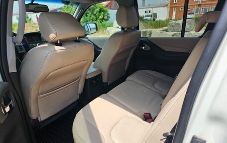 Nissan Pathfinder, 2010 год, 1 450 000 рублей, 15 фотография