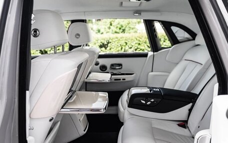 Rolls-Royce Phantom VIII, 2023 год, 69 990 000 рублей, 35 фотография