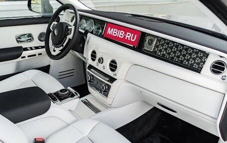 Rolls-Royce Phantom VIII, 2023 год, 69 990 000 рублей, 26 фотография