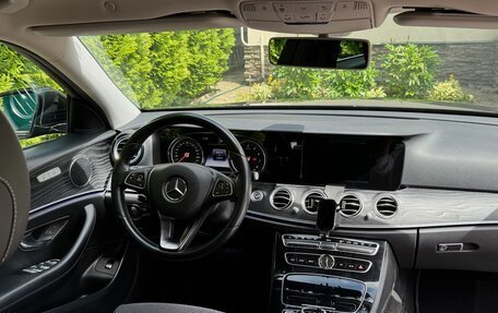 Mercedes-Benz E-Класс, 2016 год, 2 700 000 рублей, 10 фотография