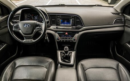 Hyundai Elantra VI рестайлинг, 2016 год, 1 350 000 рублей, 14 фотография