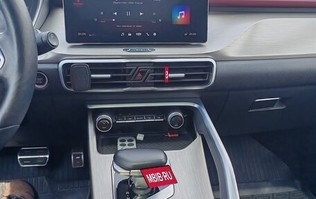 Geely Coolray I, 2023 год, 1 800 000 рублей, 10 фотография