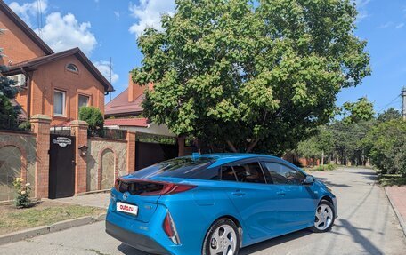 Toyota Prius IV XW50, 2018 год, 2 090 000 рублей, 4 фотография