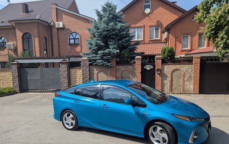 Toyota Prius IV XW50, 2018 год, 2 090 000 рублей, 5 фотография