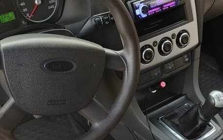 Ford Focus II рестайлинг, 2005 год, 400 000 рублей, 6 фотография