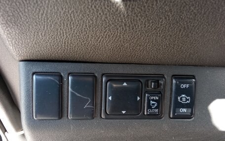Nissan Pathfinder, 2005 год, 920 000 рублей, 13 фотография