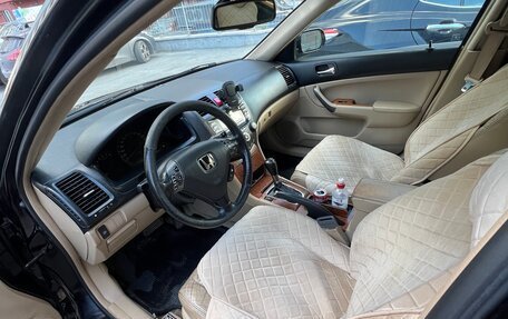 Honda Accord VII рестайлинг, 2005 год, 795 000 рублей, 10 фотография