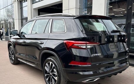 Skoda Kodiaq I, 2023 год, 4 000 000 рублей, 4 фотография