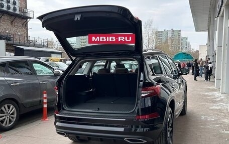 Skoda Kodiaq I, 2023 год, 4 000 000 рублей, 22 фотография