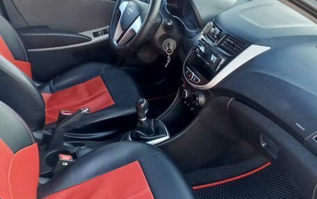 Hyundai Solaris II рестайлинг, 2012 год, 620 000 рублей, 9 фотография