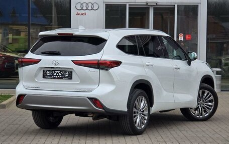 Toyota Highlander, 2025 год, 5 390 000 рублей, 4 фотография