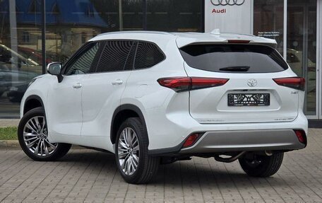 Toyota Highlander, 2025 год, 5 390 000 рублей, 3 фотография