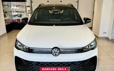 Volkswagen Tiguan, 2024 год, 5 050 000 рублей, 4 фотография