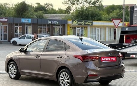 Hyundai Solaris II рестайлинг, 2017 год, 1 050 000 рублей, 4 фотография