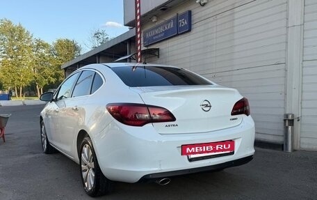 Opel Astra J, 2013 год, 900 000 рублей, 9 фотография