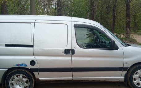 Peugeot Partner II рестайлинг 2, 2011 год, 400 000 рублей, 6 фотография