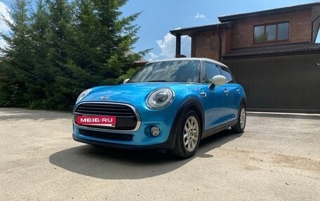 MINI Hatch, 2017 год, 1 990 000 рублей, 3 фотография