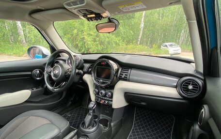 MINI Hatch, 2017 год, 1 990 000 рублей, 18 фотография