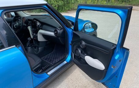 MINI Hatch, 2017 год, 1 990 000 рублей, 23 фотография