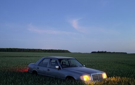 Mercedes-Benz W124, 1990 год, 320 000 рублей, 1 фотография