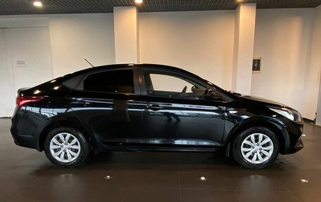 Hyundai Solaris II рестайлинг, 2017 год, 1 180 000 рублей, 2 фотография