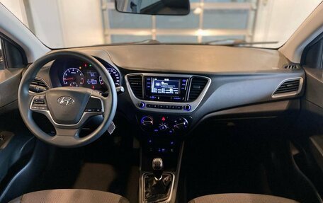 Hyundai Solaris II рестайлинг, 2017 год, 1 180 000 рублей, 9 фотография