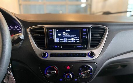 Hyundai Solaris II рестайлинг, 2017 год, 1 180 000 рублей, 13 фотография