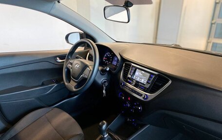 Hyundai Solaris II рестайлинг, 2017 год, 1 180 000 рублей, 12 фотография