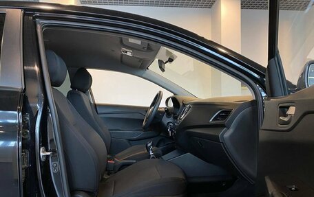 Hyundai Solaris II рестайлинг, 2017 год, 1 180 000 рублей, 28 фотография