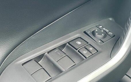 Toyota RAV4, 2024 год, 3 700 000 рублей, 11 фотография