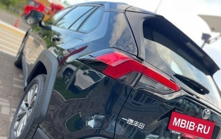 Toyota RAV4, 2024 год, 3 700 000 рублей, 9 фотография