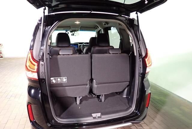 Honda Freed, 2020 год, 1 300 000 рублей, 9 фотография