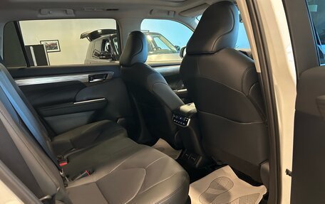 Toyota Highlander, 2025 год, 5 650 000 рублей, 25 фотография