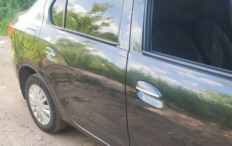 Renault Logan II, 2017 год, 950 000 рублей, 12 фотография