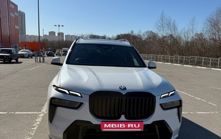 BMW X7, 2022 год, 13 000 000 рублей, 2 фотография