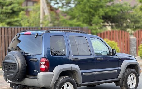 Jeep Liberty (North America) I, 2005 год, 695 000 рублей, 13 фотография