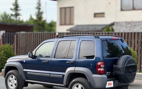 Jeep Liberty (North America) I, 2005 год, 695 000 рублей, 11 фотография