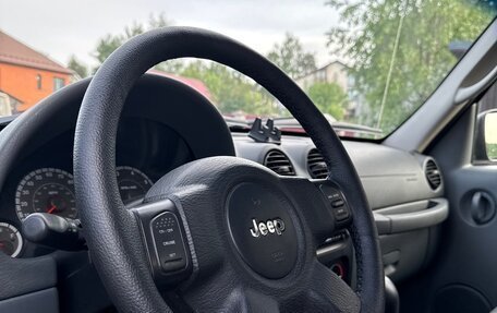 Jeep Liberty (North America) I, 2005 год, 695 000 рублей, 21 фотография