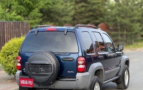 Jeep Liberty (North America) I, 2005 год, 695 000 рублей, 17 фотография