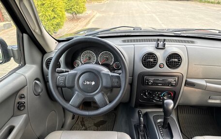 Jeep Liberty (North America) I, 2005 год, 695 000 рублей, 33 фотография