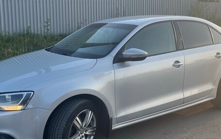 Volkswagen Jetta VI, 2011 год, 975 000 рублей, 8 фотография