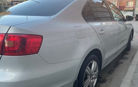 Volkswagen Jetta VI, 2011 год, 975 000 рублей, 4 фотография