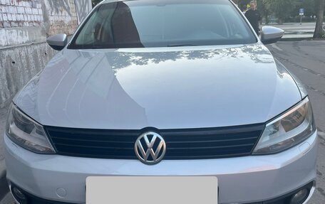 Volkswagen Jetta VI, 2011 год, 975 000 рублей, 3 фотография
