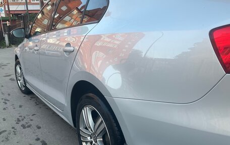 Volkswagen Jetta VI, 2011 год, 975 000 рублей, 5 фотография