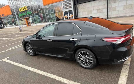 Toyota Camry, 2022 год, 3 300 000 рублей, 5 фотография