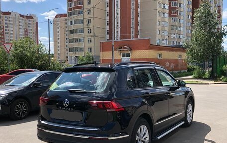 Volkswagen Tiguan II, 2021 год, 3 300 000 рублей, 2 фотография