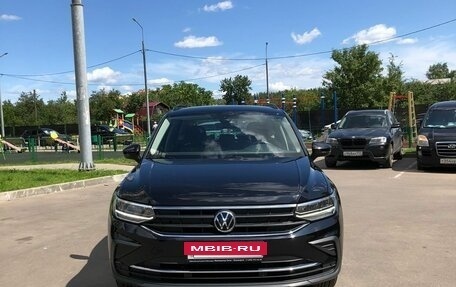 Volkswagen Tiguan II, 2021 год, 3 300 000 рублей, 10 фотография