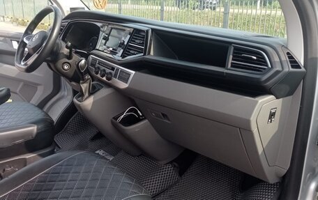 Volkswagen Caravelle T6 рестайлинг, 2020 год, 5 700 000 рублей, 8 фотография
